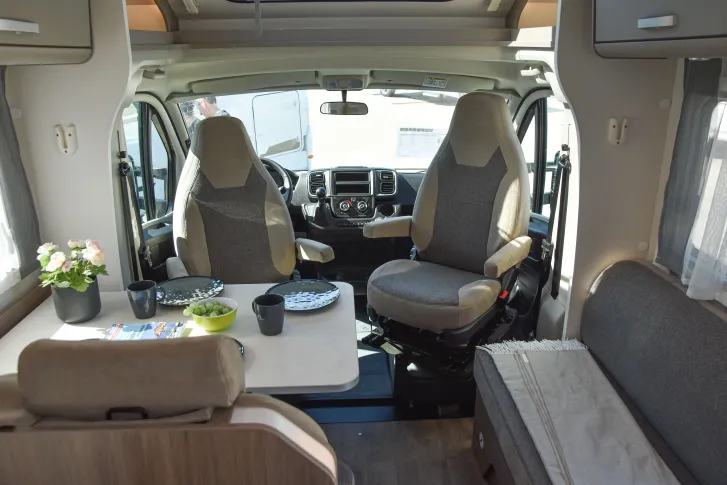 Fahrzeugbild Carado T448 pro+ 180 PS | Automatik | 5. Sitzpl. #9