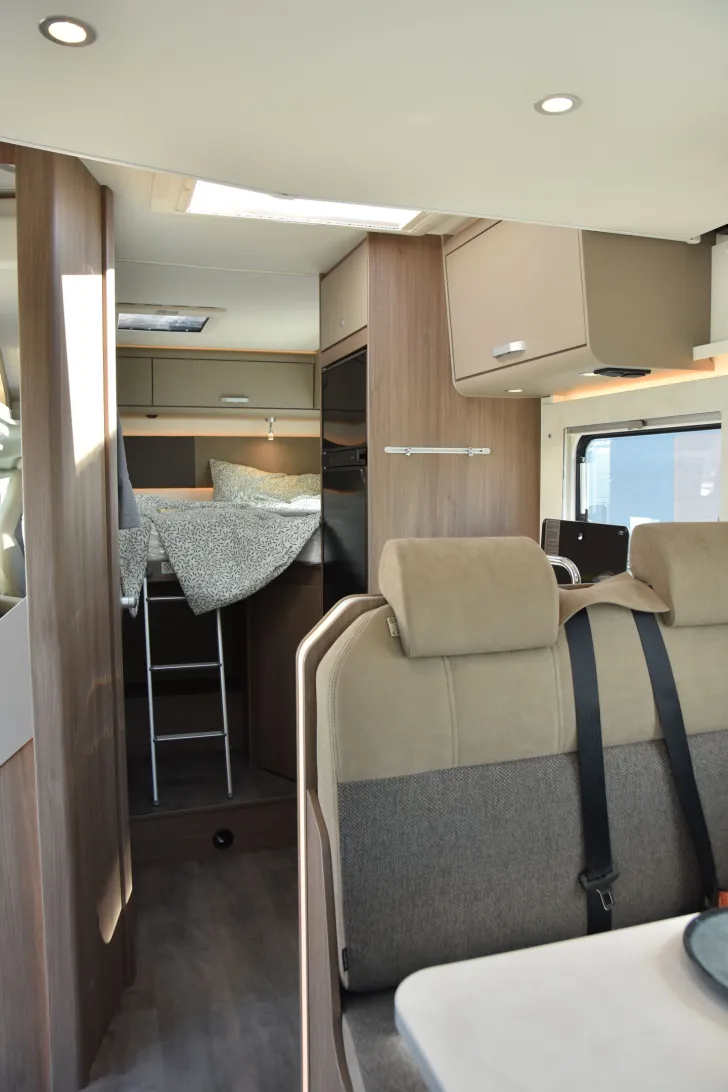 Fahrzeugbild Carado T448 pro+ 180 PS | Automatik | 5. Sitzpl. #12