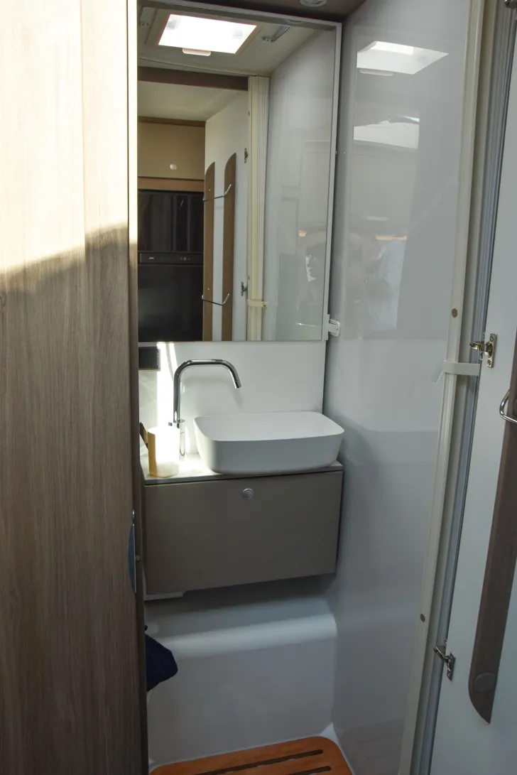 Fahrzeugbild Carado T448 pro+ 180 PS | Automatik | 5. Sitzpl. #20