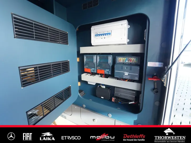 Fahrzeugbild Laika Kreos MB L 5009 MB ARCTIC 2xTV Klima Lithium #35