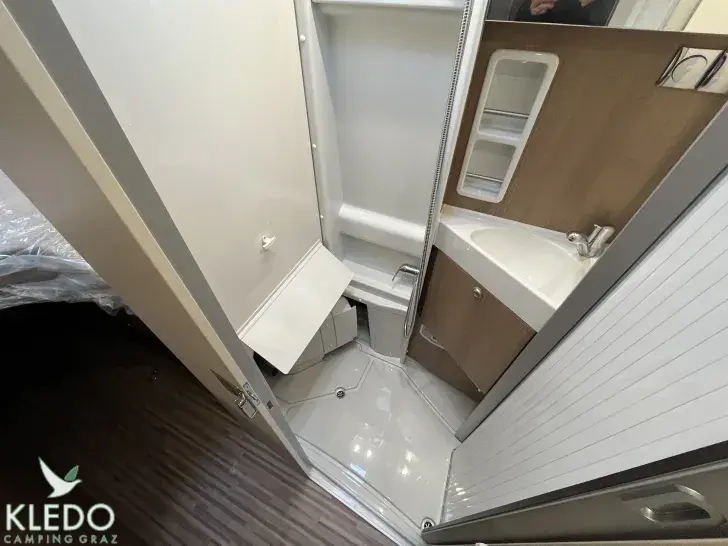 Fahrzeugbild Malibu Van Comfort 640 LE Hausmesse Kledo Aktion #38