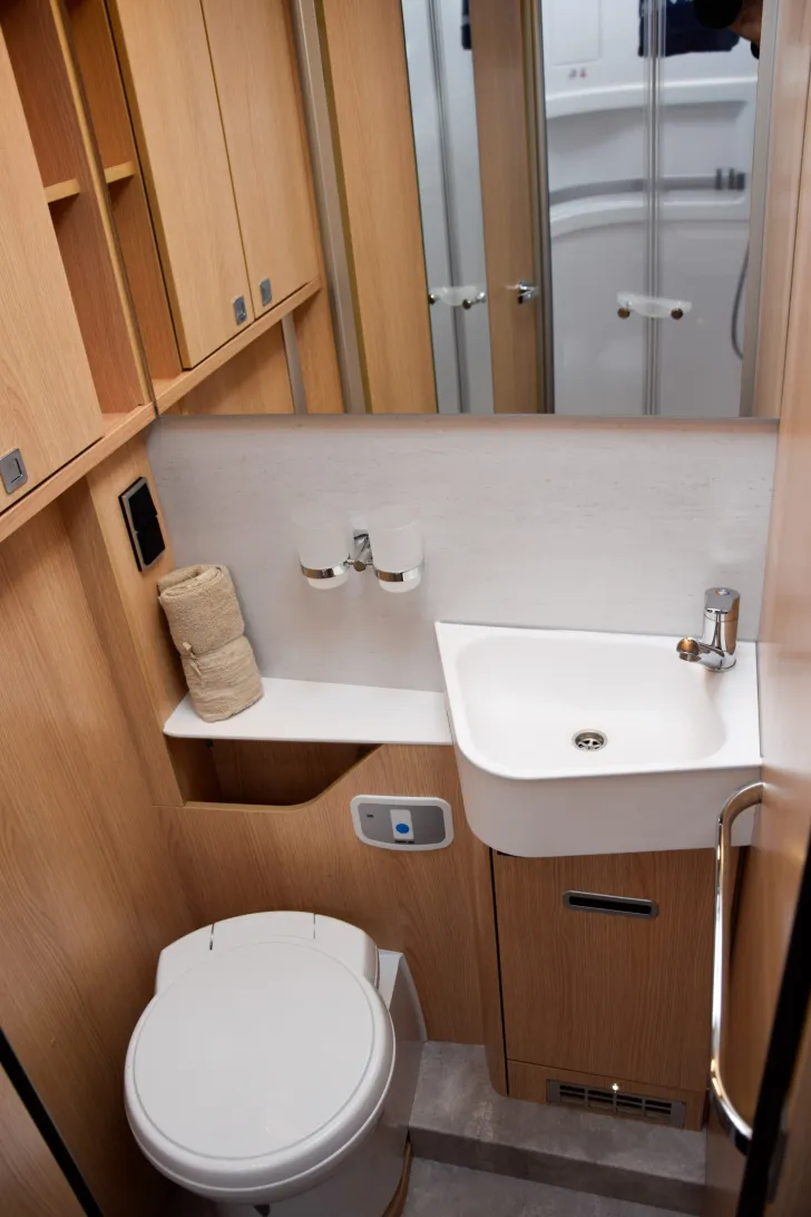 Fahrzeugbild Hymer B-MC I 680 *BlackLine*Premium*Arktispaket* #24