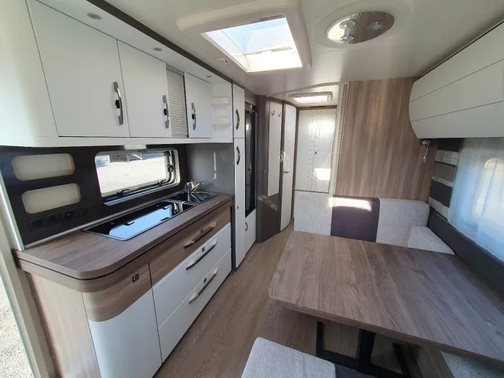 Fahrzeugbild Hobby Excellent Edition 545 KMF 2.000 kg TV-Halterung! #12