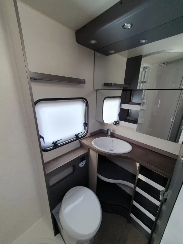 Fahrzeugbild Hobby Excellent Edition 545 KMF 2.000 kg TV-Halterung! #18
