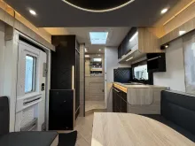 Fahrzeugbild Challenger Teilintegriert Graphite Edition 260 AHK 4100kg #12