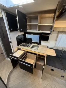 Fahrzeugbild Challenger Teilintegriert Graphite Edition 260 AHK 4100kg #14