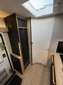 Fahrzeugbild Challenger Teilintegriert Graphite Edition 260 AHK 4100kg #16