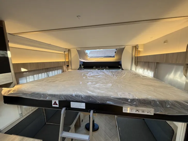 Fahrzeugbild Challenger Teilintegriert Graphite Edition 260 AHK 4100kg #23