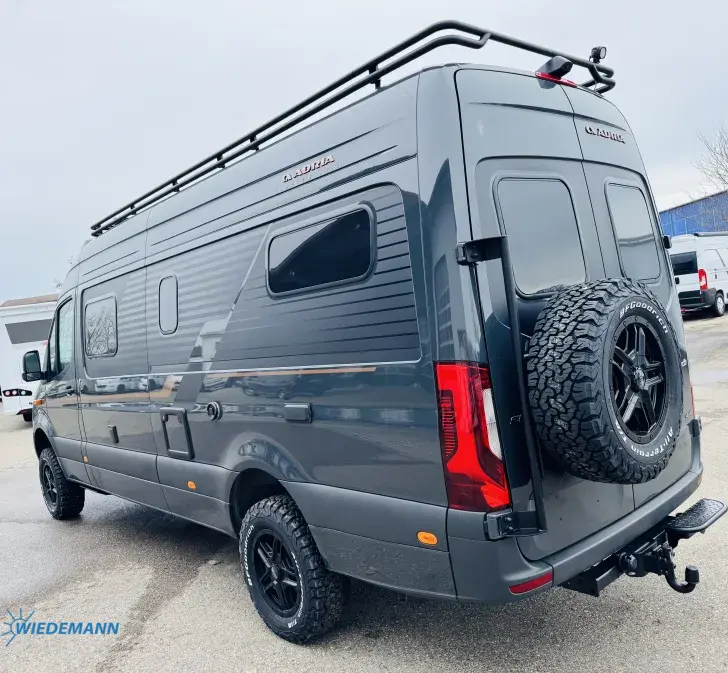 Schräg Hinten Adria Supertwin 700 SGX WS beh. * AHK * LED * 26