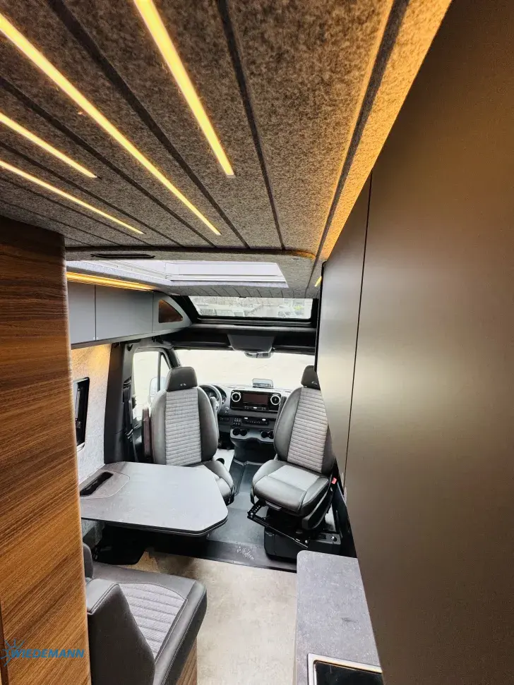 Sicht vorne-hinten Adria Supertwin 700 SGX WS beh. * AHK * LED * 26