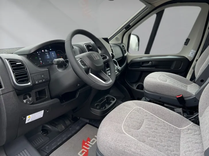 Fahrzeugbild Malibu Van first class - two rooms GT skyview 640 LE RB Fiat (726) #9