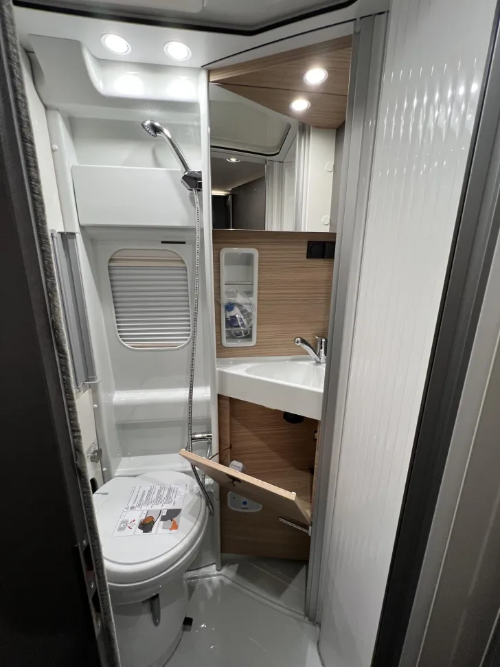 Fahrzeugbild Malibu Van first class - two rooms GT skyview 640 LE RB Fiat (726) #31