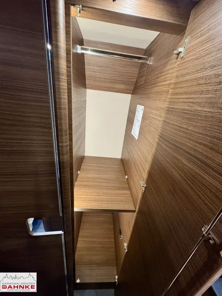 Fahrzeugbild Carthago chic c-line I 4.9 LE L ! Ohne Hubbett ! Markise #19