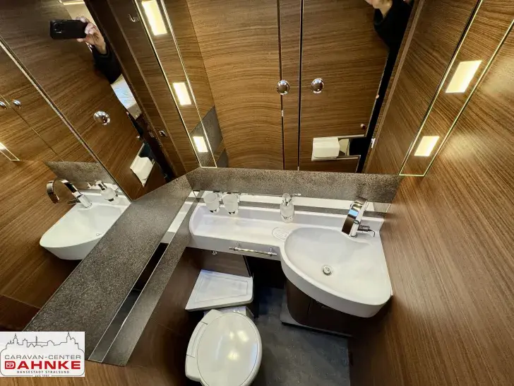 Fahrzeugbild Carthago chic c-line I 4.9 LE L ! Ohne Hubbett ! Markise #13