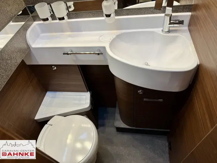 Fahrzeugbild Carthago chic c-line I 4.9 LE L ! Ohne Hubbett ! Markise #14