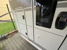 Fahrzeugbild Hobby De Luxe 560 KMFe 2.000 kg, Garage Kinderbett #6