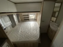 Fahrzeugbild Hobby De Luxe 560 KMFe 2.000 kg, Garage Kinderbett #11