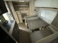 Fahrzeugbild Hobby De Luxe 560 KMFe 2.000 kg, Garage Kinderbett #14