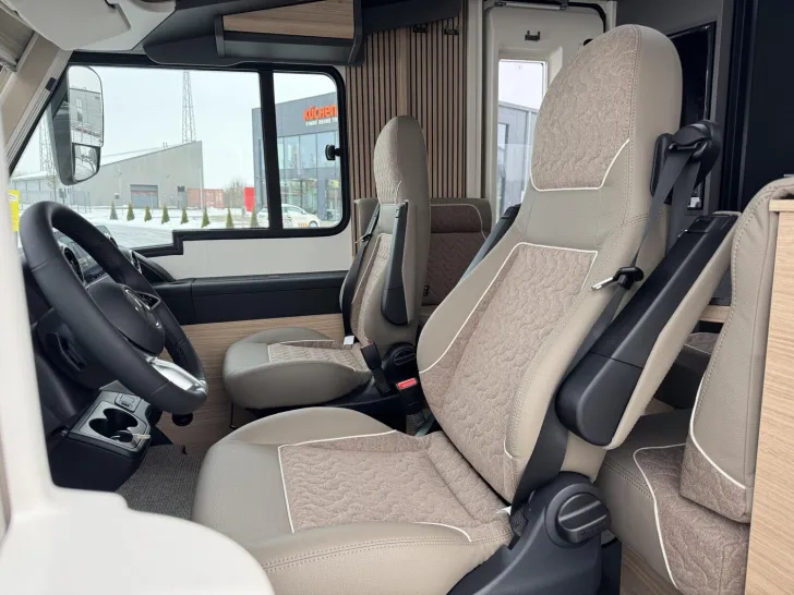 Fahrzeugbild Malibu I 450 RB LE comfort Mercedes #9