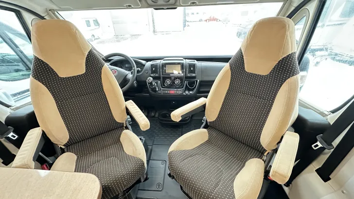 Fahrzeugbild Miller Toronto 690 Wechselrichter #15