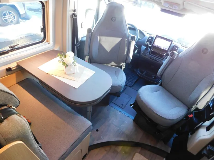 Fahrzeugbild Sunlight Cliff X 600 Schlafdach+ACC+180/Automatik+Combi4D #13