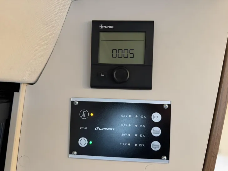 Fahrzeugbild Bürstner Papillon PC 6.0 Kühlbox|Plissee|Drehsitze|140 PS #19