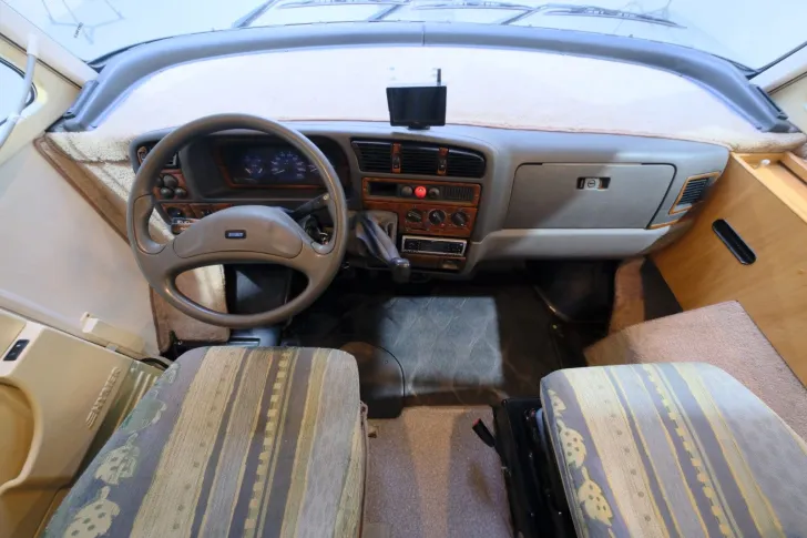 Fahrzeugbild Hymer B 524/Festbett+Hubbett/Garage/Solar/Markise #8