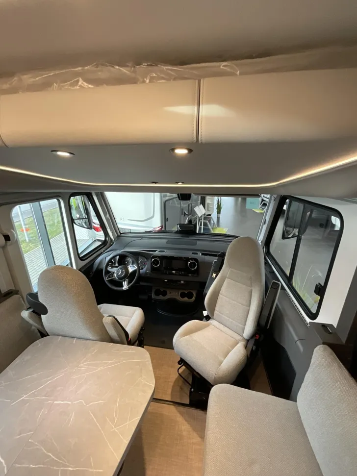 Fahrzeugbild Hymer B-Klasse MC I 600 Dieselheizung, GFK, Router #8