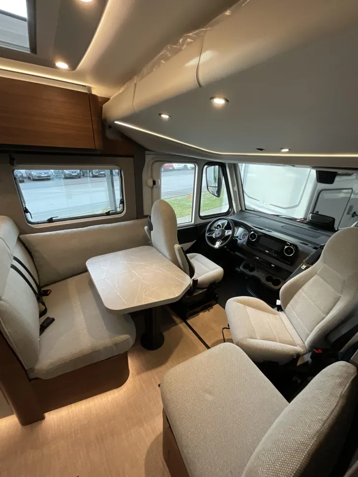 Fahrzeugbild Hymer B-Klasse MC I 600 Dieselheizung, GFK, Router #9