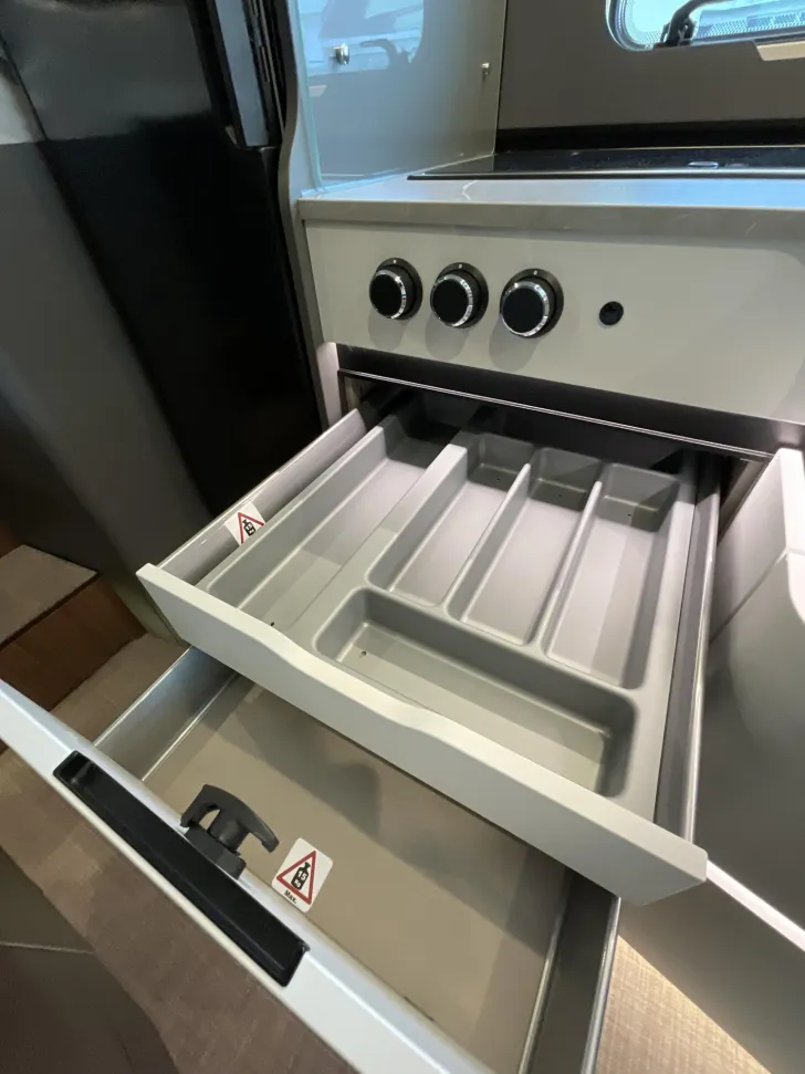 Fahrzeugbild Hymer B-Klasse MC I 600 Dieselheizung, GFK, Router #18
