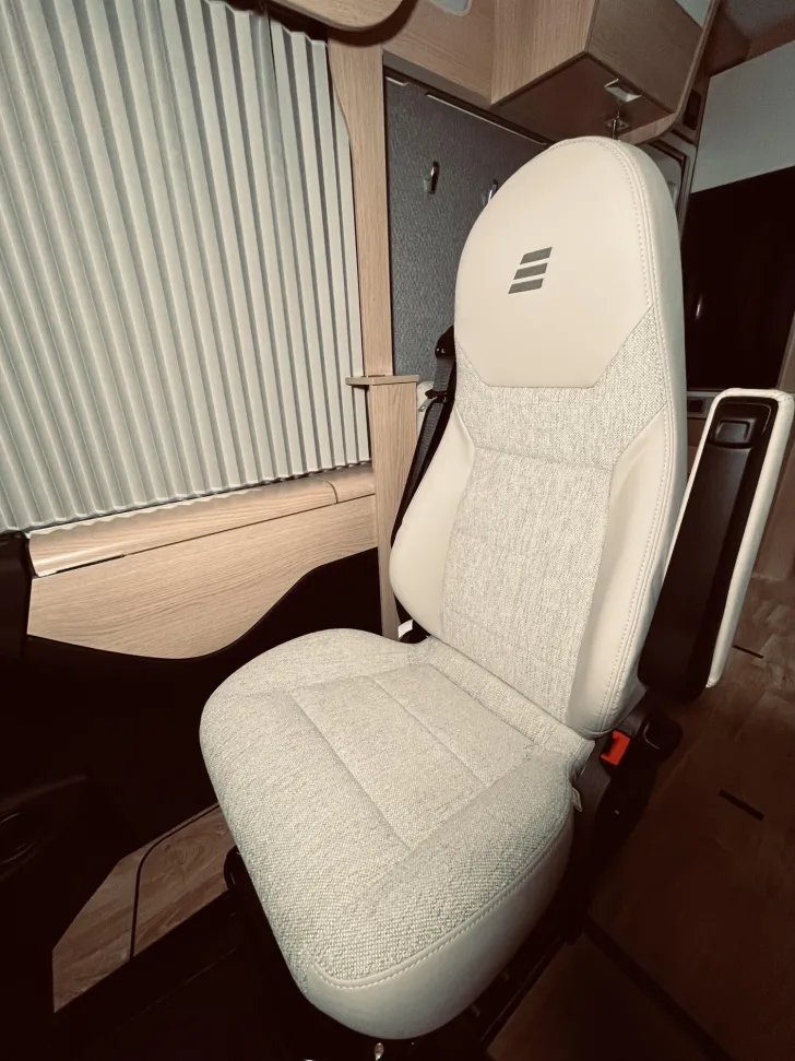 Fahrzeugbild Hymer B-Klasse MC I WhiteLine 550 Dachklima, Solar, TV #7