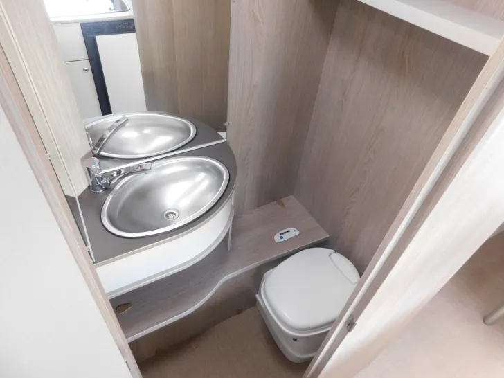 Fahrzeugbild Bürstner Premio Life 480 TL Kilama+Monocontrol+Fahrradtr. #12