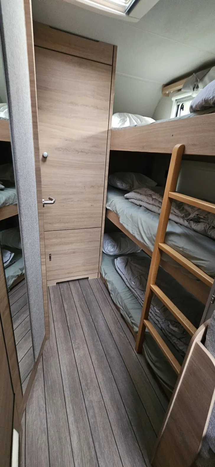 Fahrzeugbild Knaus Südwind 500 QDK 60 Years neuwertiger Zustand #7