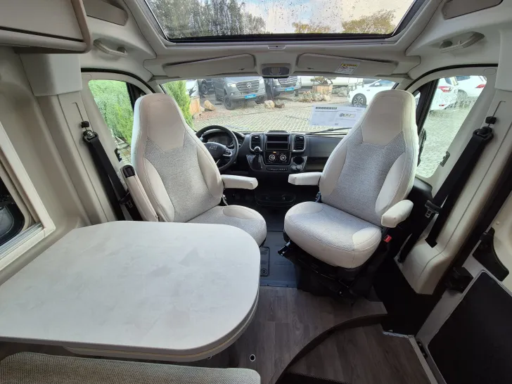 Fahrzeugbild Carado CV600 PRO+*Automatik*Schwenkbad* #15