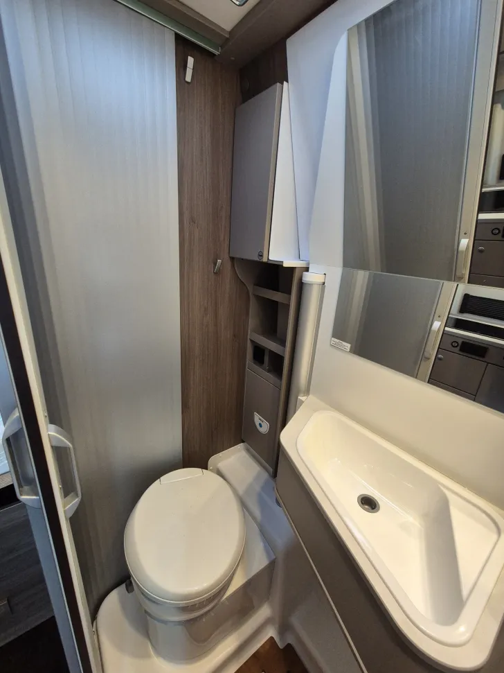 Fahrzeugbild Carado CV600 PRO+*Automatik*Schwenkbad* #22