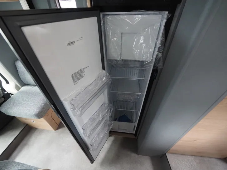 Fahrzeugbild Dethleffs Just Camp T 7052 EB, El. Hubbett, Markise #9