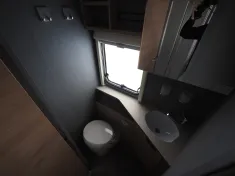 Bild 14 Dethleffs Just Camp T 7052 EB, El. Hubbett, Markise