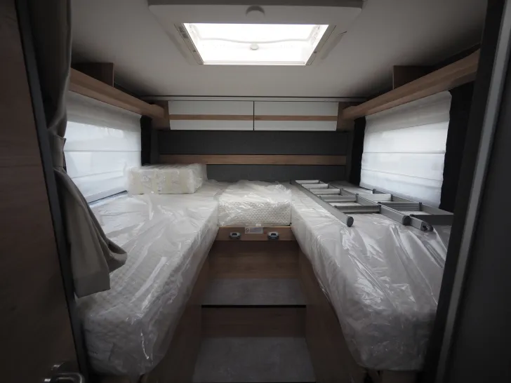 Fahrzeugbild Dethleffs Just Camp T 7052 EB, El. Hubbett, Markise #15