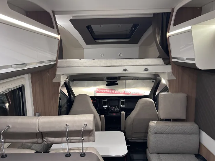 Grundriss Tag Adria Coral XL 670 SL gut gepflegt