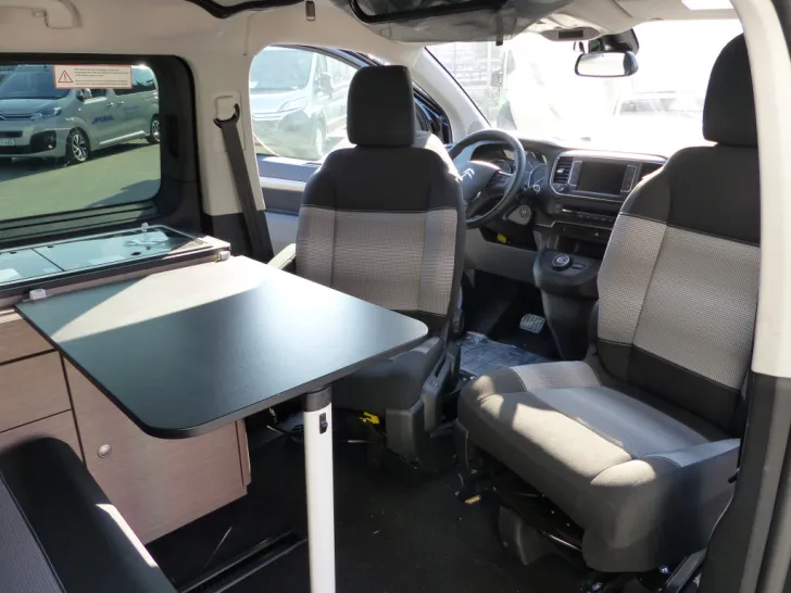 Fahrzeugbild Pössl CAMPSTER, Heizung, Navi, Xenon, uvm. #21