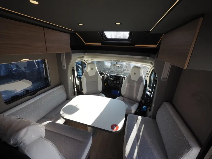 Fahrzeugbild Dethleffs Trend T 6877 DB, Automatik, Hubbett, 6E Heiz. #5