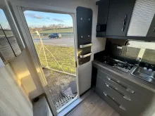 Fahrzeugbild Hobby De Luxe 460 SFf 1,5t/Connect/Ambiente/ #13