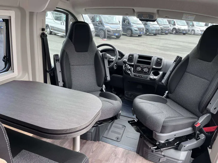 Fahrzeugbild Sunlight CLIFF 600, Markise, Multimedia/Kamera, uvm! #8