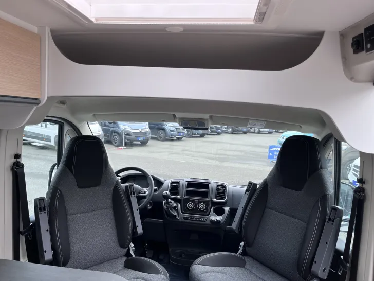 Fahrzeugbild Sunlight CLIFF 600, Markise, Multimedia/Kamera, uvm! #9