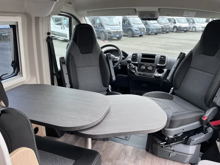 Fahrzeugbild Sunlight CLIFF 600, Markise, Multimedia/Kamera, uvm! #11