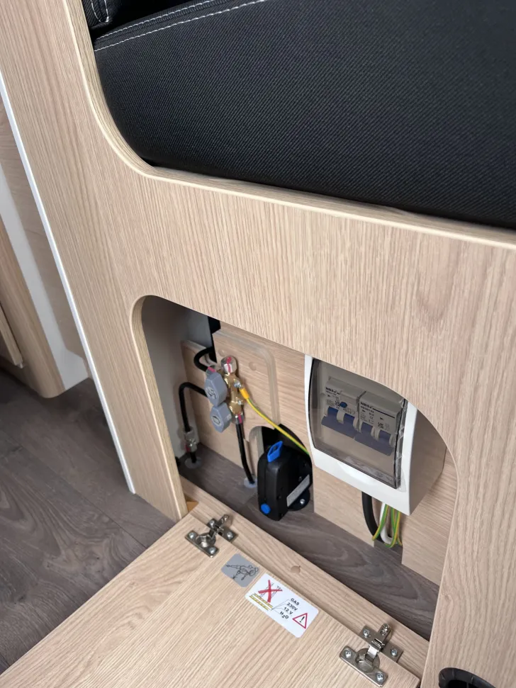 Fahrzeugbild Sunlight CLIFF 600, Markise, Multimedia/Kamera, uvm! #14