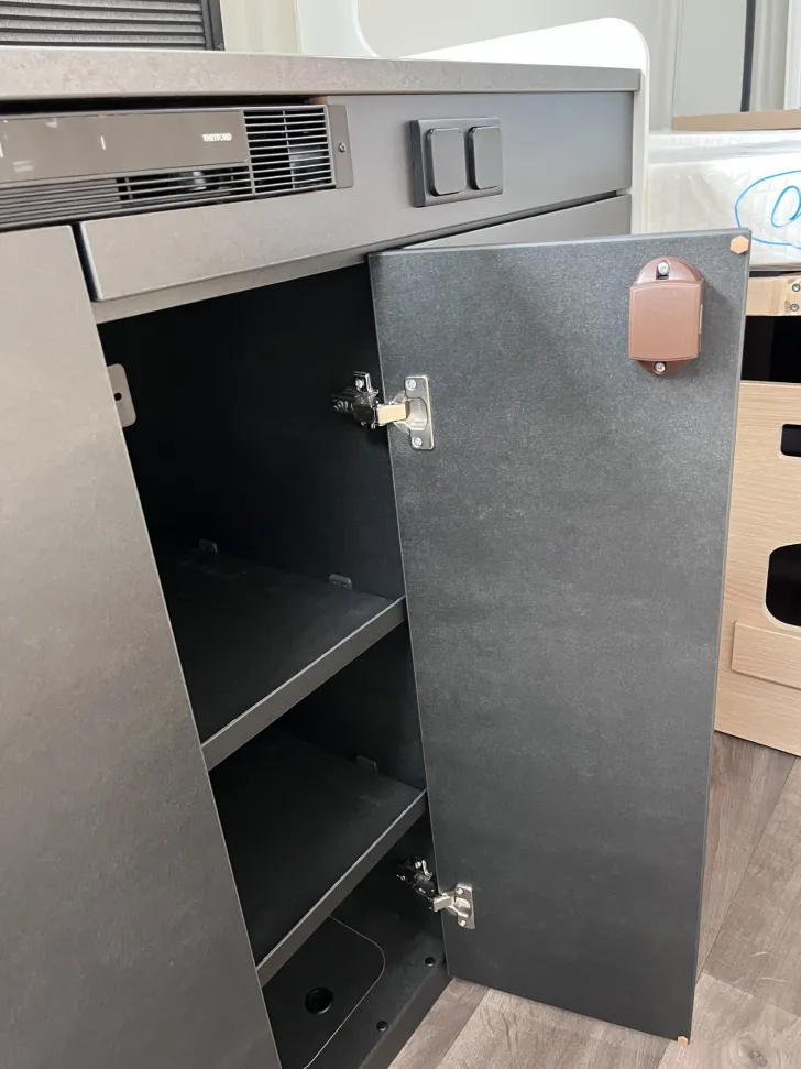 Fahrzeugbild Sunlight CLIFF 600, Markise, Multimedia/Kamera, uvm! #16