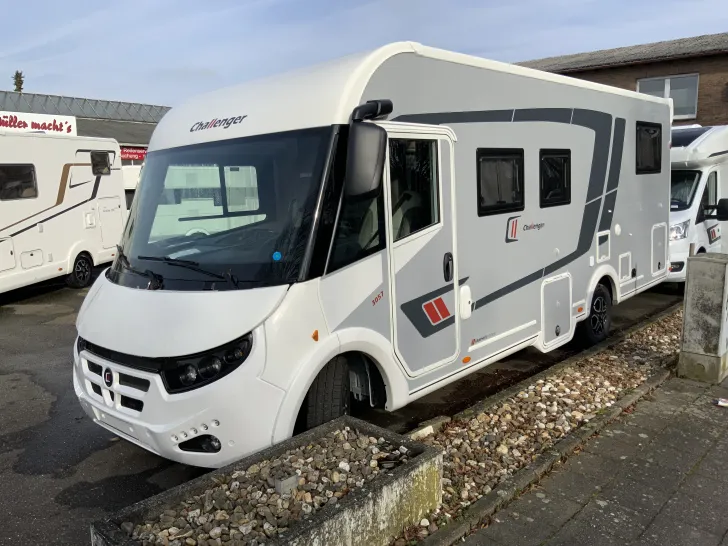 Fahrzeugbild Challenger Vollintegriert 3057 Graphite Edition Arctic+Hubbett #6