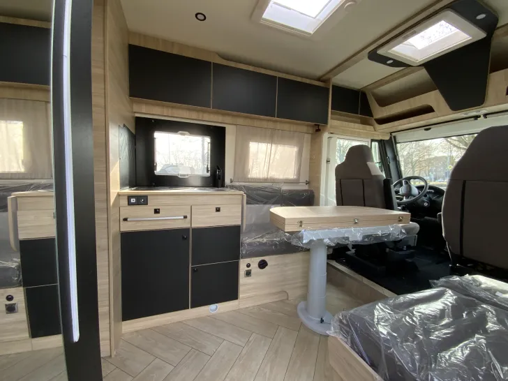 Fahrzeugbild Challenger Vollintegriert 3057 Graphite Edition Arctic+Hubbett #7