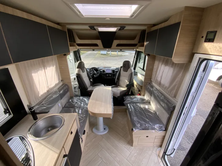 Fahrzeugbild Challenger Vollintegriert 3057 Graphite Edition Arctic+Hubbett #16